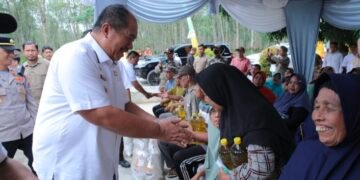 Bupati Asahan dan Bulog Salurkan Bantuan Pangan CPP Oktober–November 2025 di Desa Suka Damai