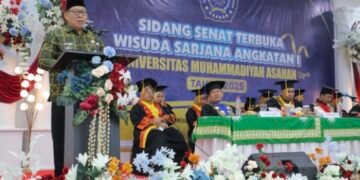 Sekda Asahan Hadiri Wisuda Perdana Sarjana UMMAS Tahun 2025.