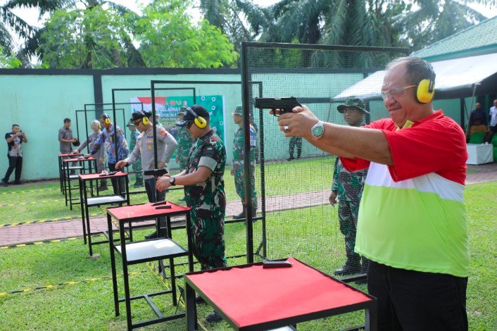 Bupati Asahan Bersama Forkopimda Ikuti Eksibisi Menembak Executive 2025