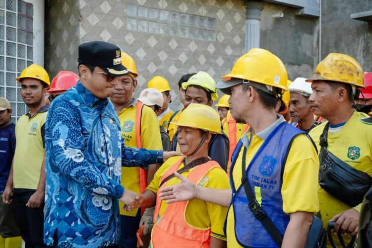 Rico Waas: Medan Barat Harus Bersih, Jangan Ada Tumpukan Sampah di Tengah Kota dan Protokol