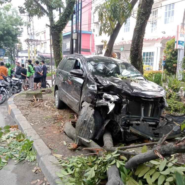 Avanza Hitam Tabrak Tiga Pejalan Kaki di Ringrod, Satu Tewas Pengemudi Mabuk