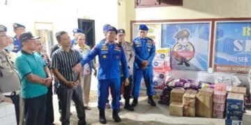 Polres Langkat Salurkan Bansos Kolaborasi Donatur untuk Warga Terdampak Banjir