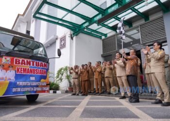Bupati Karo Lepas Bantuan Kemanusiaan untuk Korban Bencana di Langkat, Sibolga dan Tapteng