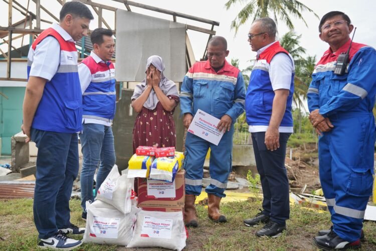 Kawal Misi Kemanusiaan, Dirut PGN Turun Langsung Serahkan Bantuan Bencana Aceh dan Sumatera Utara