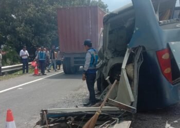 Bus TNI Kecelakaan di Tol Belmera