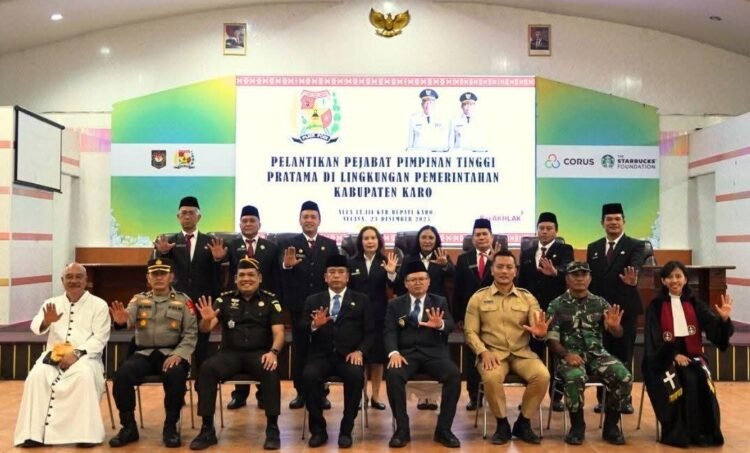 Bupati Karo Lantik 8 Pejabat Pimpinan Tinggi Pratama, Tegaskan Komitmen Kinerja