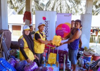 Hadir di Tengah Masyarakat, Indosat Kirim Bantuan untuk Korban Bencana di Langkat