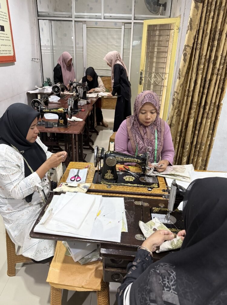 PLN Indonesia Power Gelar Pelatihan Ecoprint Kelompok Binaan WATAMA Ecoprint