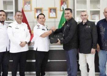 Manajemen PT. APGWI dan PT. EMP TONGA Silaturahmi ke Bupati Palas