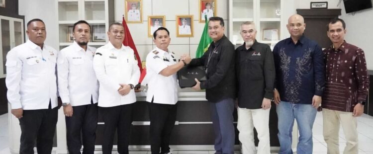 Manajemen PT. APGWI dan PT. EMP TONGA Silaturahmi ke Bupati Palas