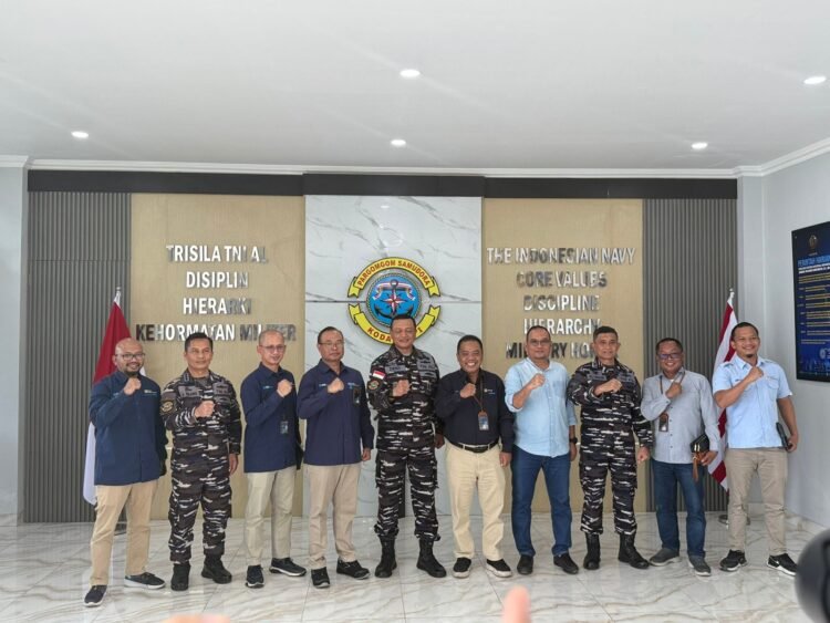 Debit Air Sungai Naik, Bhabinkamtibmas Polsek Sosa Lakukan Patroli dan Pengecekan Lapangan