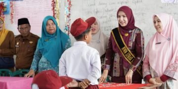 Bunda Literasi Kabupaten Palas : Jadikan Membaca Sebagai Bentuk Superpower di Sekolah Tingkat Dasar