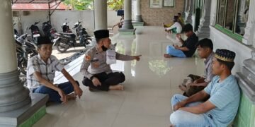 Personil Polsek Sosa Laksanakan Giat Jumat Curhat di Masjid Al-Abror Desa Gunung Baringin