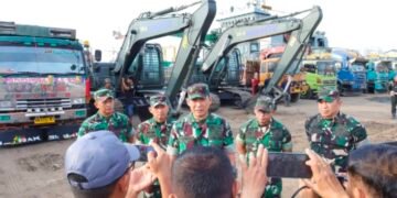 Pangdam I/BB Tinjau Kedatangan Kapal ADRI 48 di Pelabuhan Belawan, Pastikan Bantuan TNI dan Logistik Bencana Siap Disalurkan