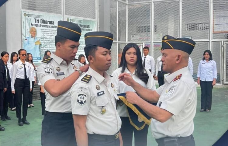 Pejabat Struktural Rutan Kabanjahe Terima Kenaikan Pangkat dalam Apel Pagi