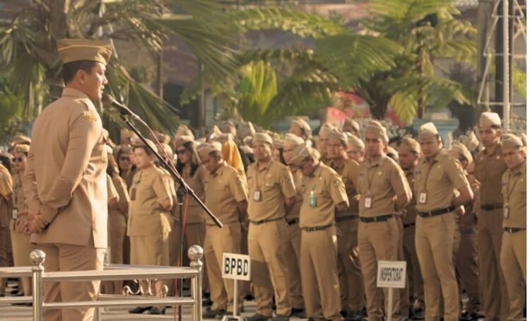 Sekda Karo Pimpin Apel Gabungan, Tekankan Target Karo Bebas Rabies dan Kinerja 2026