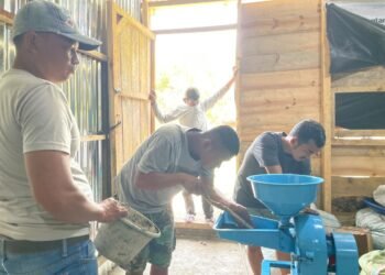 Dukung Ekonomi Hijau, Pelindo Regional 1 Serahkan Alat Pembuatan Briket kepada Kelompok Marsada Tani