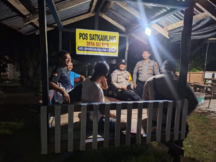 Cegah Kriminalitas, Polsek Pangkalan Susu Gelar Patroli Blue Light