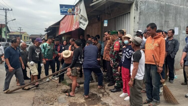 Bupati Karo Pimpin Sambang Warga di Tigapanah, Polsek Lakukan Pengamanan