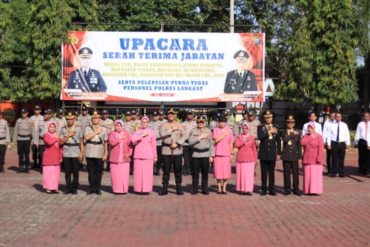 Kapolres Langkat Pimpin Sertijab Kabag Ren, Kasat, Kapolsek serta Purna Bakti Polri