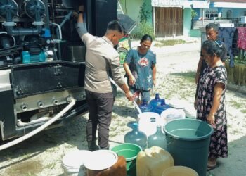 Brimob Polda Sumut Tuntaskan Sumur Bor dan Distribusi Air Bersih bagi Warga Hutabalang Pascabencana