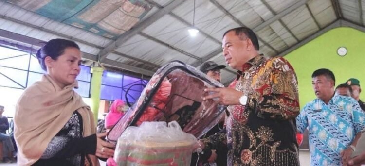 Pemkab Karo Terjun Langsung Salurkan Bantuan Bagi Korban Kebakaran di Desa Tanjung Barus