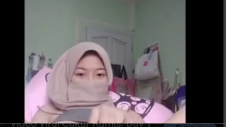 Video Cukur Kumis Viral di TikTok, Aksi Wanita Cantik Bikin Otak ‘Traveling’