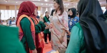 Kahiyang Ayu Serahkan 135 Kursi Roda Adaptif bagi Anak Penyandang Cerebral Palsy di Sumut