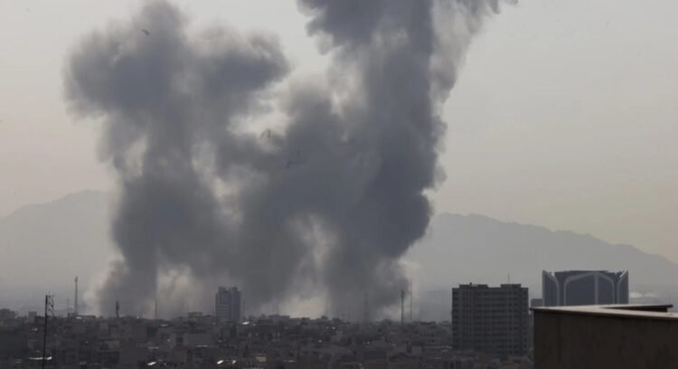 Iran Targetkan Pangkalan AS, Ledakan Guncang Abu Dhabi dan Riyadh