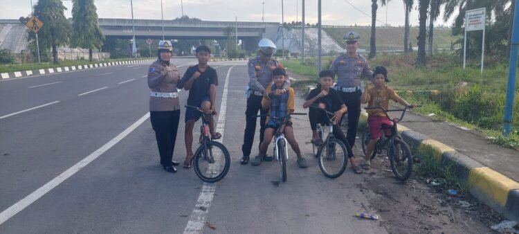 Tekan Risiko Laka Lantas, Polres Langkat Intensifkan Edukasi Asmara Subuh di Stabat