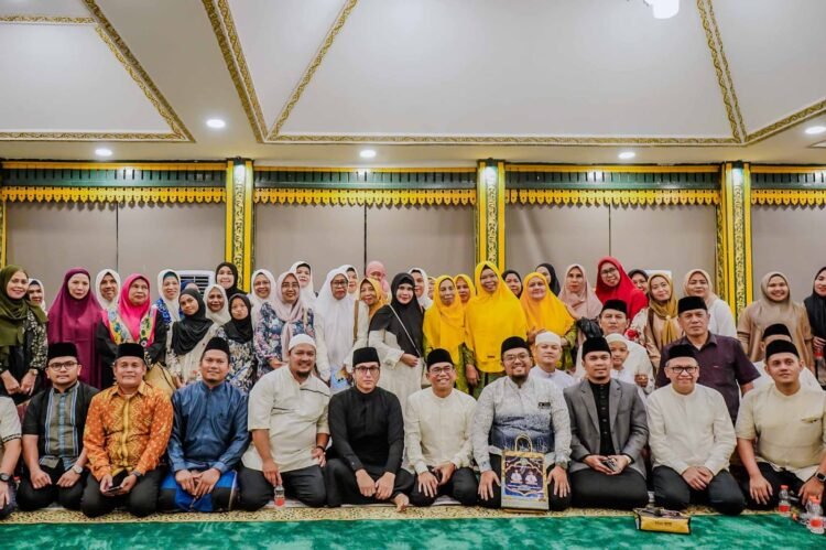 Tarawih Bersama di Rumah Dinas Wali Kota, Jamaah Diajak Tingkatkan Etos Kerja Selama Ramadan