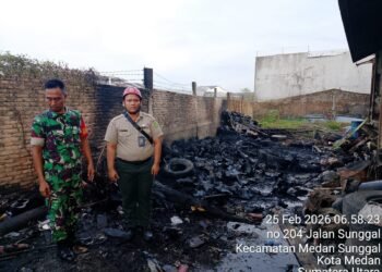 Gudang Ban Bekas di Sunggal Terbakar