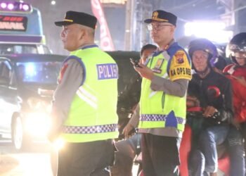 Kapolres Karo Bersama Personel Berjibaku Atur Arus Padat Libur Lebaran di Berastagi