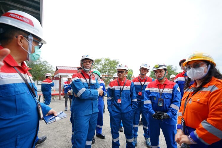 Pertamina Patra Niaga Regional Sumbagut Bersama Direktur Infrastruktur, Proyek & Asset Integrity Tinjau Kesiapan Fasilitas Energi dan Berbagi Kebahagiaan dalam Safari Ramadan