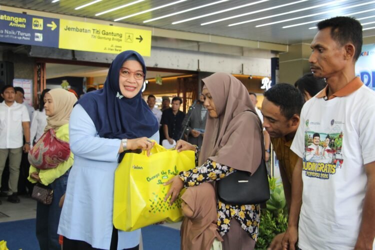 Temani Pemudik di Stasiun KA Medan, BKKBN Sumut Hadirkan Layanan Kesehatan dan Konseling