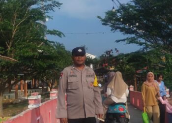 Objek Wisata Ramai Dikunjungi, Bhabinkamtibmas Lakukan Patroli dan Tatap Muka Dengan Masyarakat