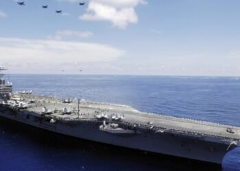 Iran Mengamuk, Hantam Kapal Induk AS Abraham Lincoln dengan Rudal Balistik