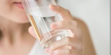 Ini Takaran Minum Air Putih yang Tepat Agar Tak Mudah Haus Saat Puasa