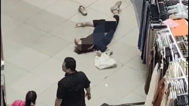 Geger! Pengunjung Pusat Perbelanjaan Tewas Usai Lompat dari Lantai 4