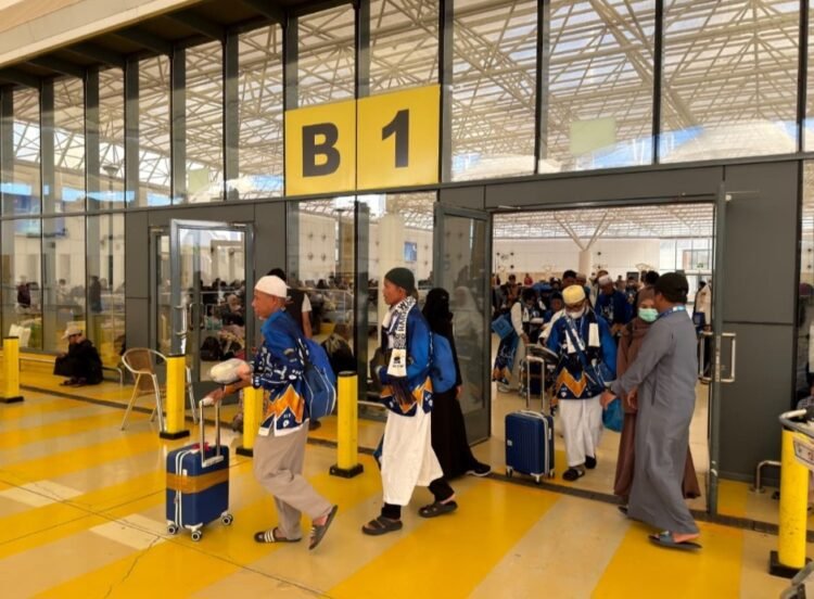 Pemerintah Perkuat Pendampingan Kepulangan Jemaah Umrah di Bandara Jeddah