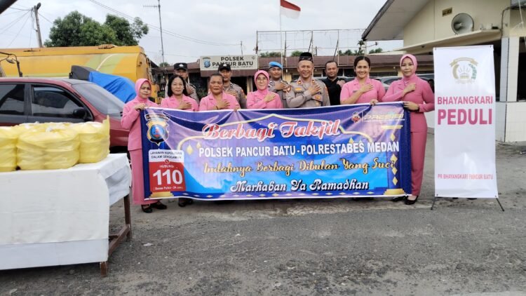 Pererat Silaturahmi di Bulan Suci Ramadan, Polsek Pancur Batu dan Bhayangkari Berbagi Takjil