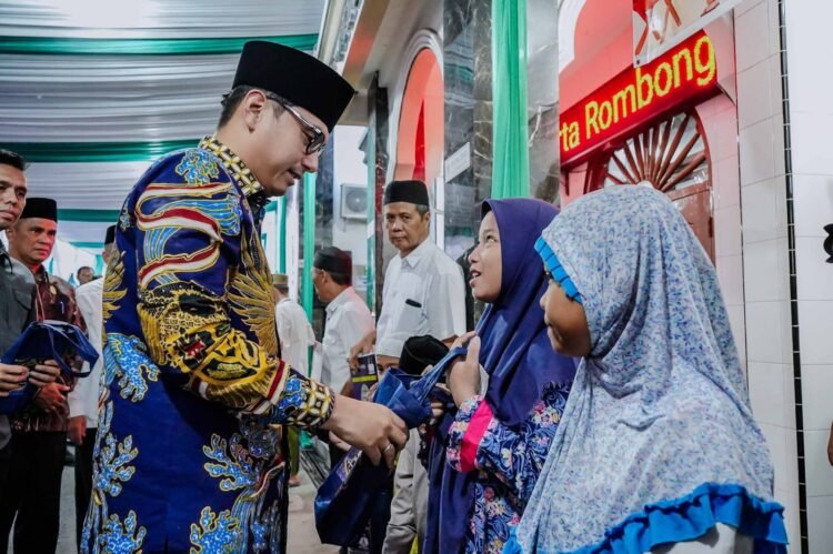 Safari Ramadan di Masjid Al-Ikhlas Medan Timur, Rico Waas Dorong Pengaktifan Poskamling di Seluruh Lingkungan Kota