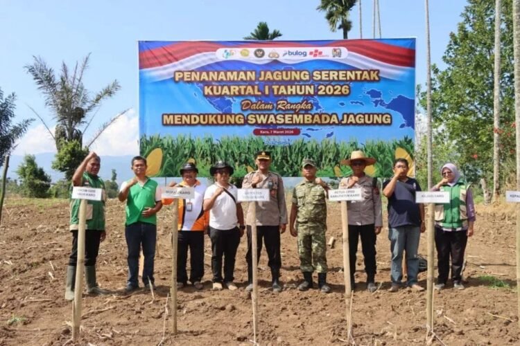 Polres Tanah Karo Tanam Jagung Serentak Dukung Program Swasembada Pangan