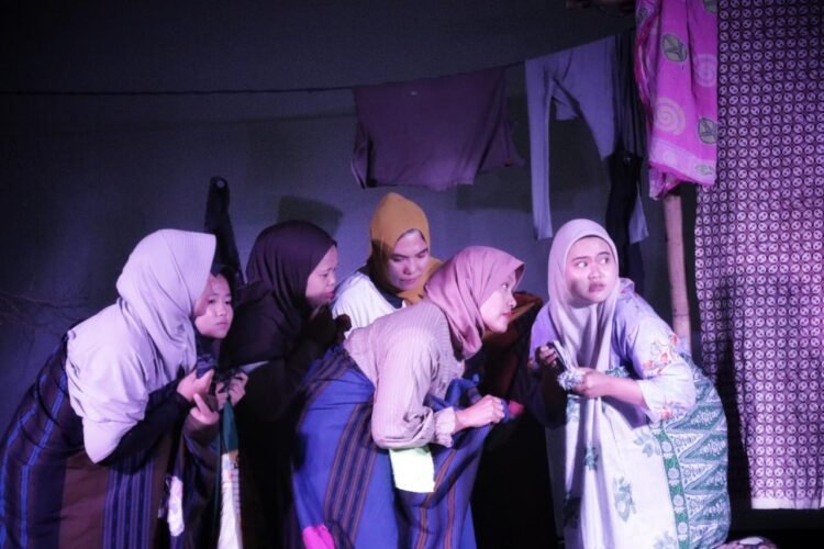 Ketika Data Menjadi Air Mata: Kolaborasi Jurnalis Perempuan dan Seniman Hadirkan Teater Kemanusiaan di Medan