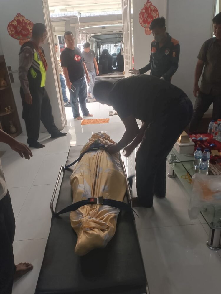 Perempuan Asal NTT Ditemukan Tewas Tergantung di Lantai Tiga Komplek Evergreen Sunggal