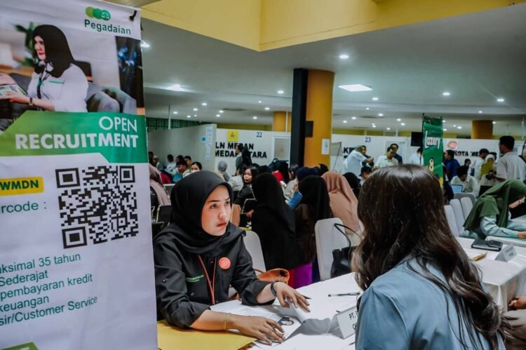Ratusan Pencari Kerja Padati Program Rabu Walk In Interview di MPP Medan