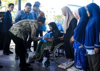 Ramadan Berbagi dengan Warga Belawan, Rico Waas: Hidup Harus Saling Peduli dan Membantu