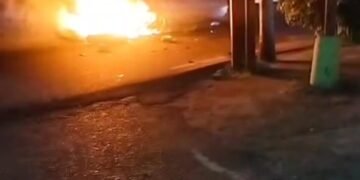 Tragis dan Membuat Panik Tabrak Motor Lawan Arah  Pengendara CRF Luka Bakar