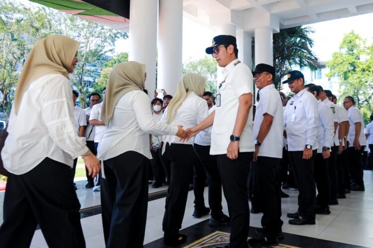 Rico Waas Pimpin Apel Pasca Idul Fitri, Ajak ASN “Tancap Gas” Tingkatan Pelayanan