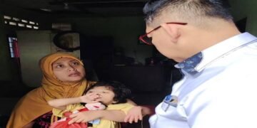 Sentuhan Kepedulian di Penghujung Tahun, Ketua DPRD Medan Wong Chun Sen Kunjungi Balita Stunting dan Salurkan Susu-Vitamin